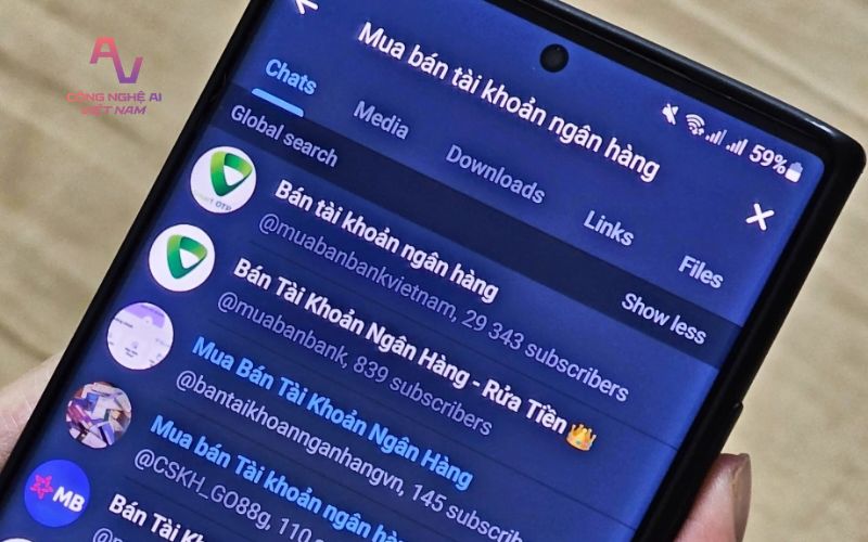 Chứa nhiều web đen và hình ảnh nhạy cảm